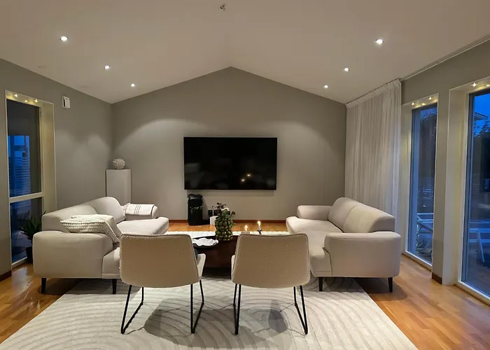 Modern Room Near The Lake